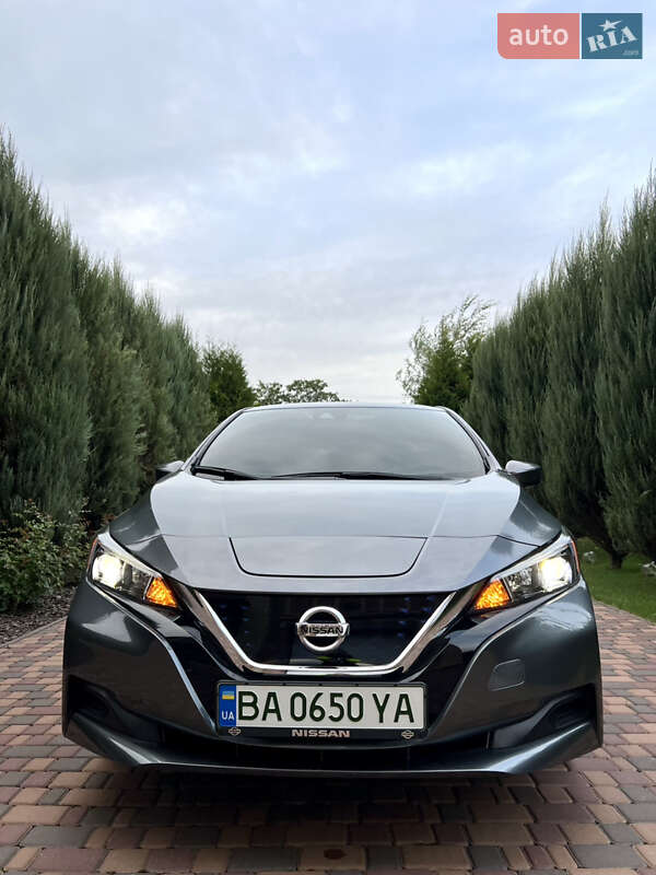 Хэтчбек Nissan Leaf 2021 в Кропивницком