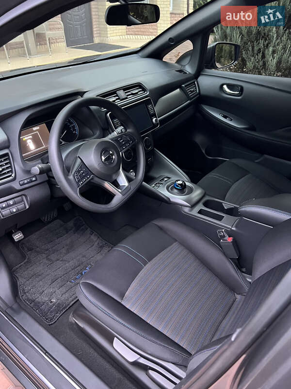 Хэтчбек Nissan Leaf 2021 в Кропивницком