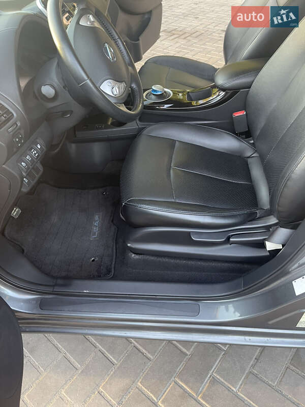 Хетчбек Nissan Leaf 2014 в Дніпрі фото 11 Хетчбек Nissan Leaf 2014 в Дніпрі