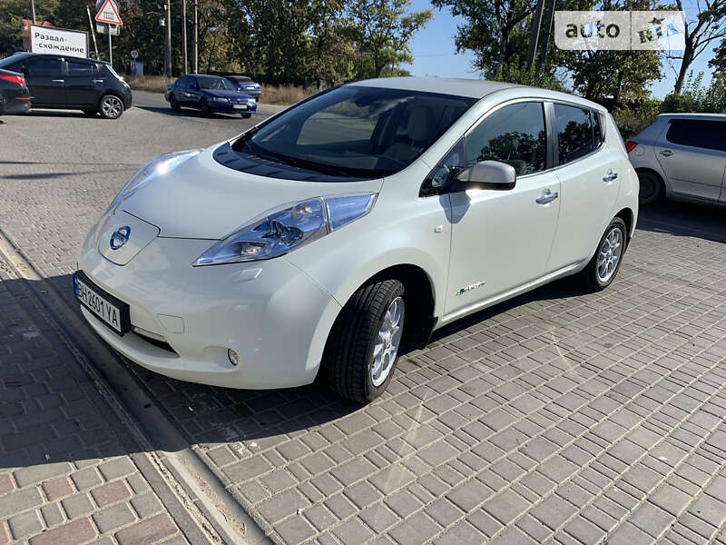 Хетчбек Nissan Leaf 2011 в Одесі