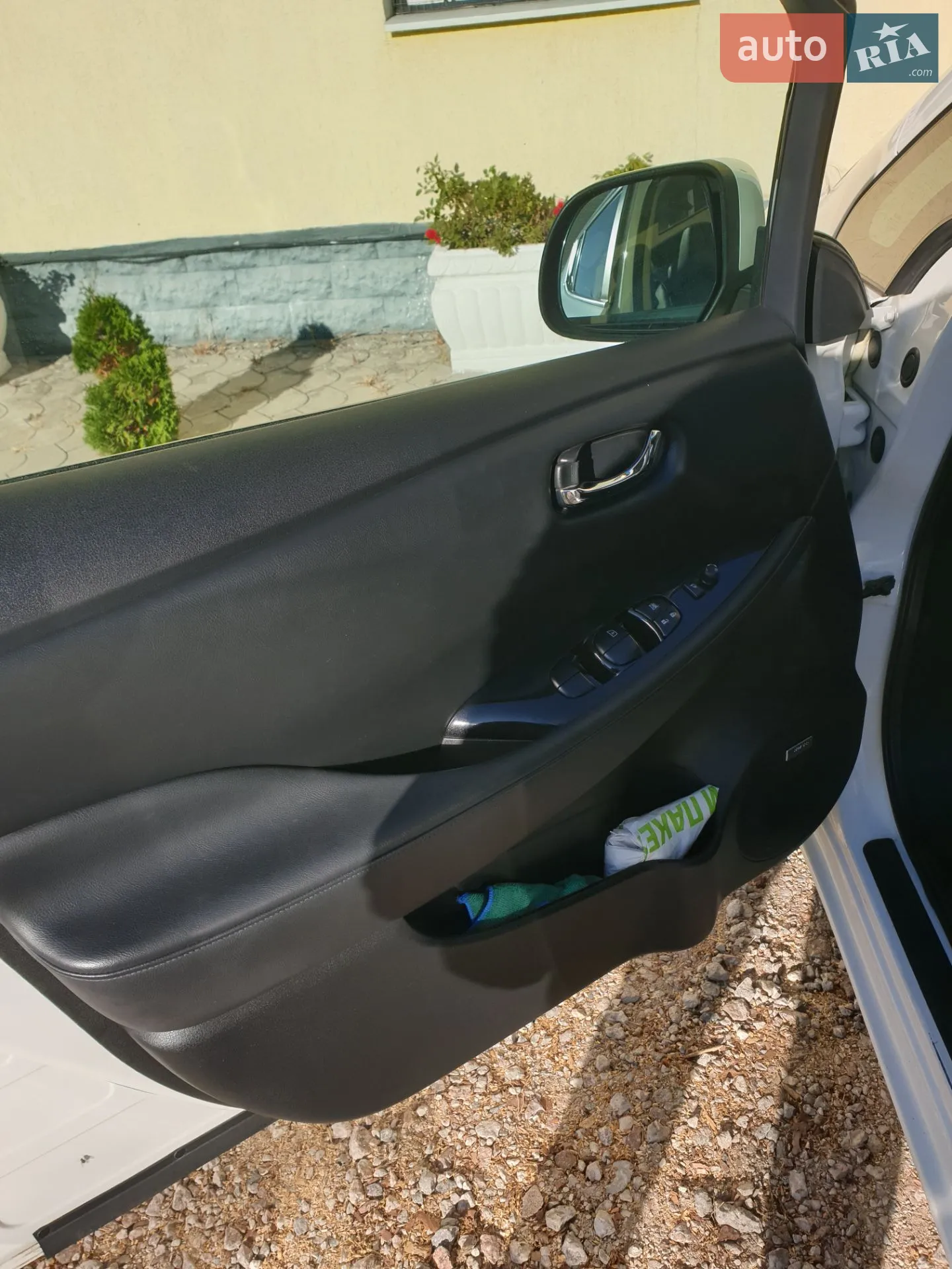 2017 Nissan Leaf - мініатюра 28