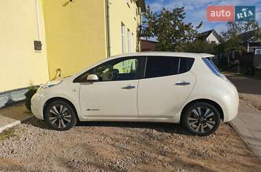 Хэтчбек Nissan Leaf 2017 в 