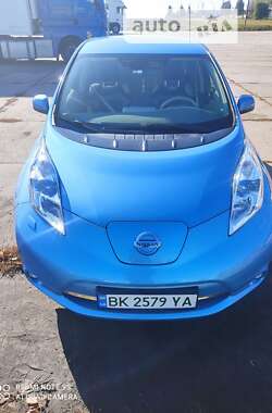 Хэтчбек Nissan Leaf 2012 в Ровно