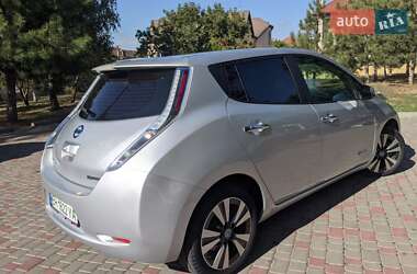 Хэтчбек Nissan Leaf 2013 в 