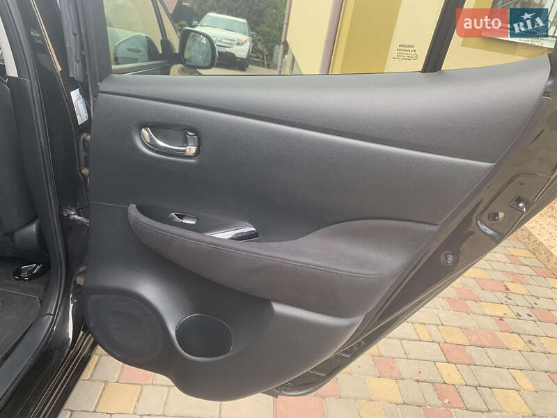 Хэтчбек Nissan Leaf 2014 в Ровно