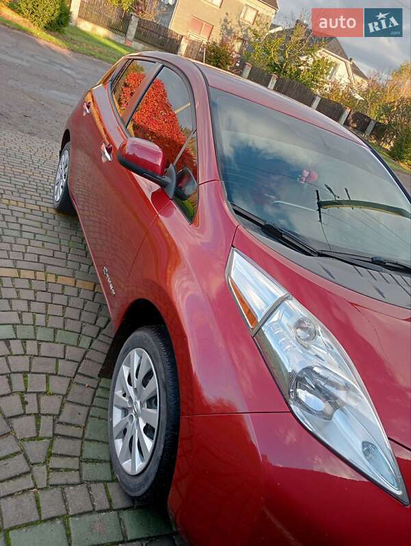 Хэтчбек Nissan Leaf 2015 в Шептицькому