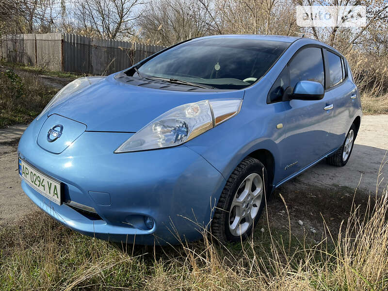 Хэтчбек Nissan Leaf 2013 в Запорожье