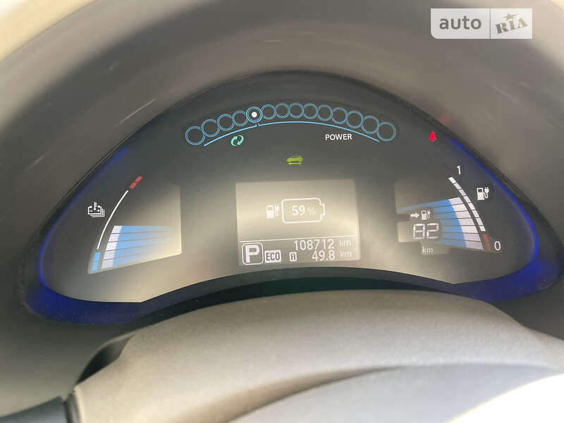 Хэтчбек Nissan Leaf 2013 в Запорожье