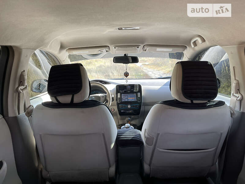 Хэтчбек Nissan Leaf 2013 в Запорожье