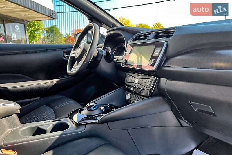 Хэтчбек Nissan Leaf 2021 в Киеве