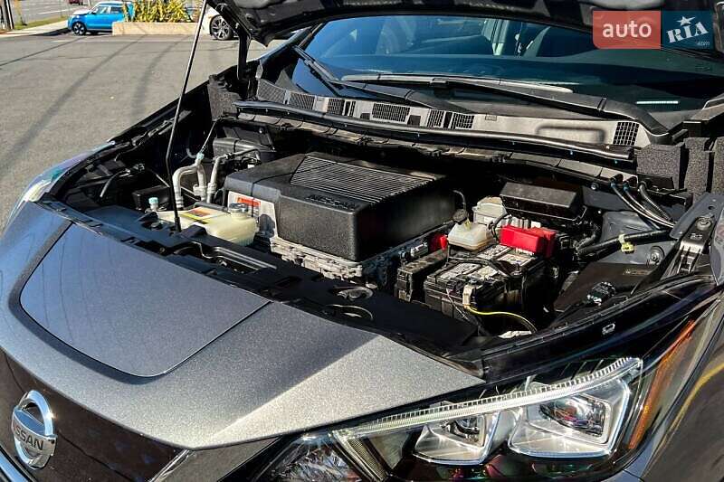 Хэтчбек Nissan Leaf 2021 в Киеве