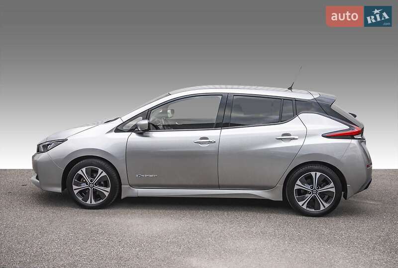 Хетчбек Nissan Leaf 2018 в Києві
