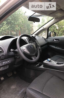 Хэтчбек Nissan Leaf 2017 в 
