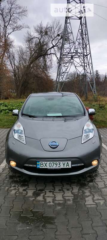 Хетчбек Nissan Leaf 2013 в Хмельницькому