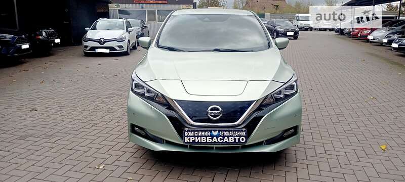 Хэтчбек Nissan Leaf 2018 в Кривом Роге