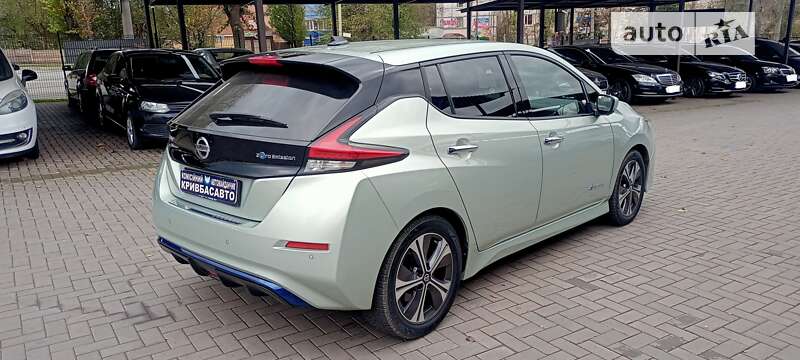 Хэтчбек Nissan Leaf 2018 в Кривом Роге