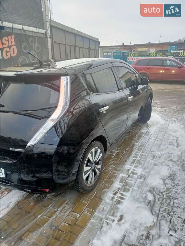 Хетчбек Nissan Leaf 2012 в Миколаєві