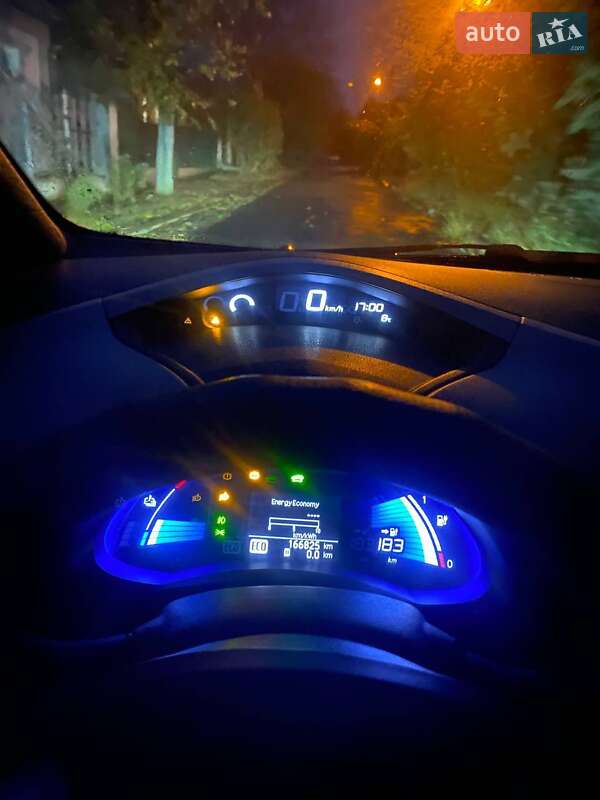 Хетчбек Nissan Leaf 2012 в Миколаєві