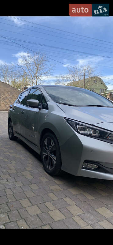 Хэтчбек Nissan Leaf 2018 в Ровно