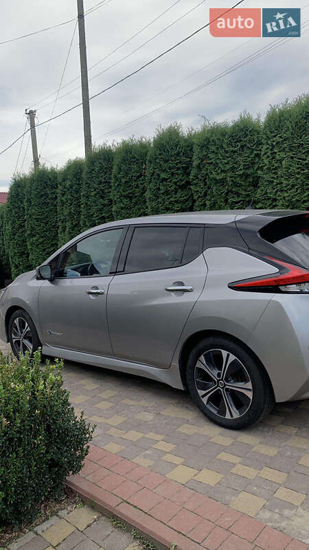 Хэтчбек Nissan Leaf 2018 в Ровно