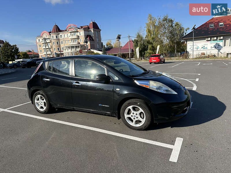 Хэтчбек Nissan Leaf 2011 в Киеве