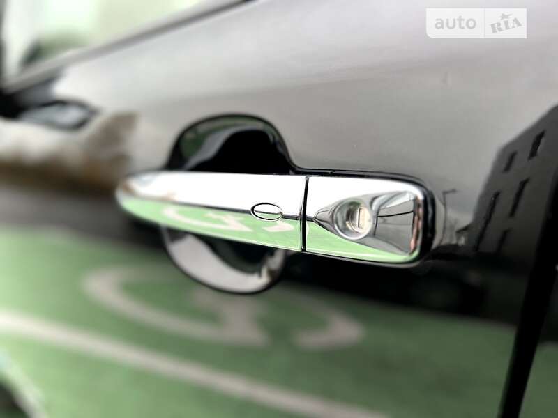 Хэтчбек Nissan Leaf 2013 в Луцке