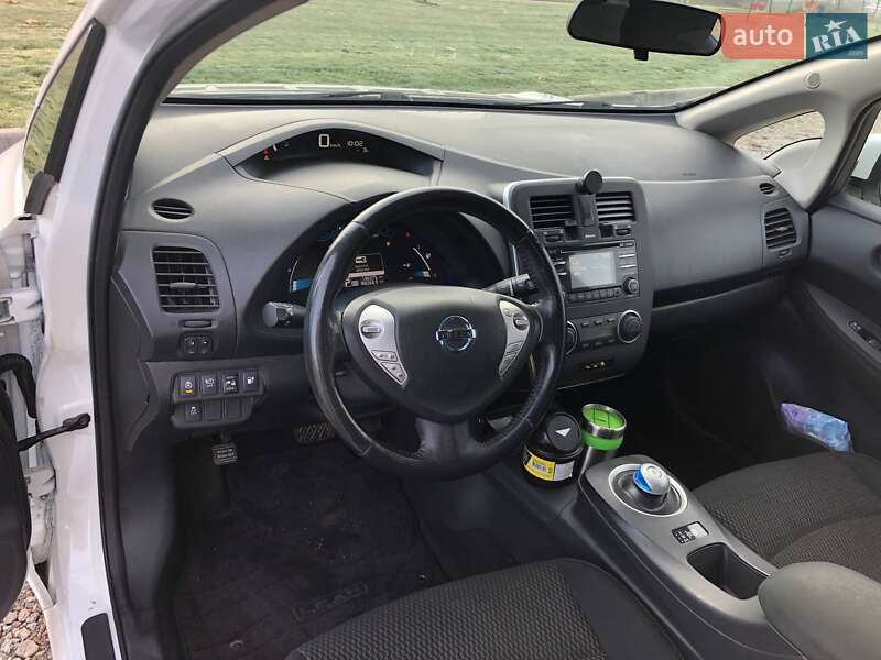 Хетчбек Nissan Leaf 2014 в Києві фото 17 Хетчбек Nissan Leaf 2014 в Києві