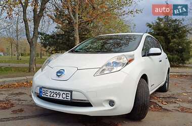 Хэтчбек Nissan Leaf 2015 в Николаеве