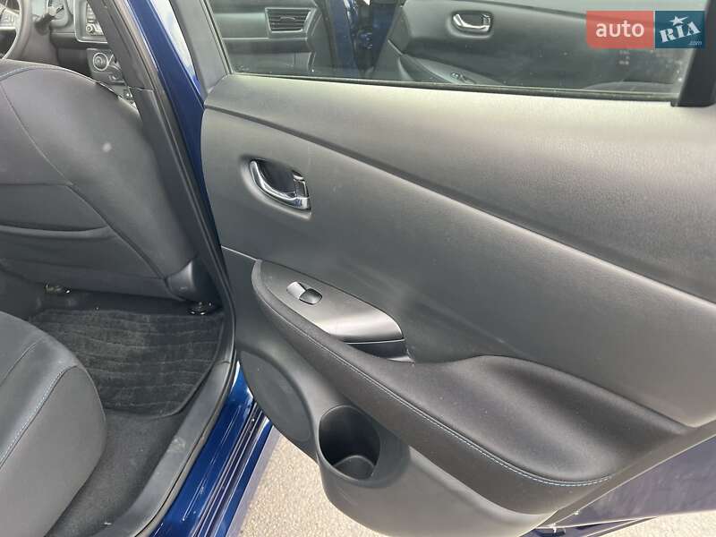 Хетчбек Nissan Leaf 2019 в Дніпрі