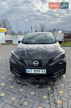 Хэтчбек Nissan Leaf 2018 в 