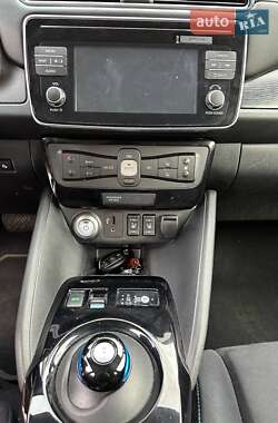 Хэтчбек Nissan Leaf 2018 в 