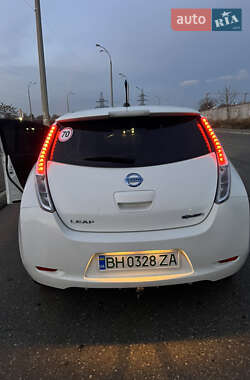 Хэтчбек Nissan Leaf 2013 в Одессе