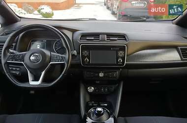 Хэтчбек Nissan Leaf 2019 в 