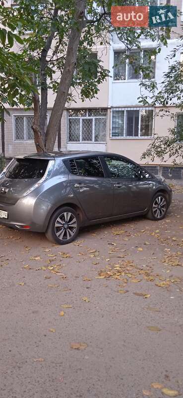 Хэтчбек Nissan Leaf 2014 в Одессе