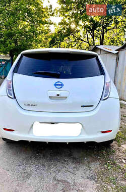 Хэтчбек Nissan Leaf 2016 в Львове