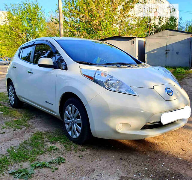 Хетчбек Nissan Leaf 2016 в Львові