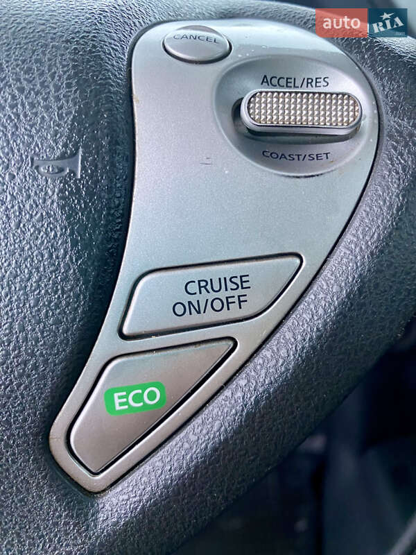 Хетчбек Nissan Leaf 2015 в Семенівці