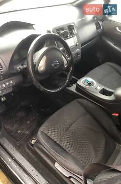 Хэтчбек Nissan Leaf 2013 в 