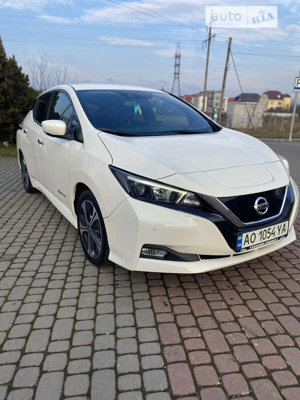 Хетчбек Nissan Leaf 2018 в Ужгороді