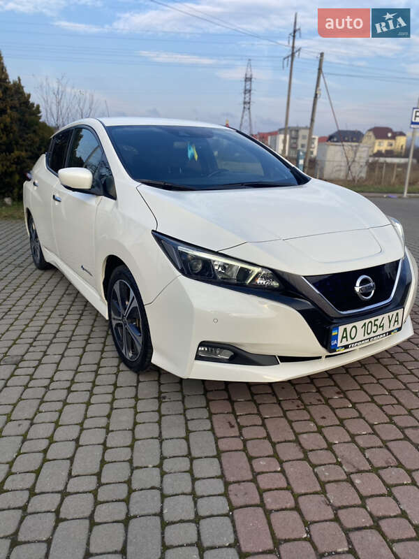 Хетчбек Nissan Leaf 2018 в Ужгороді