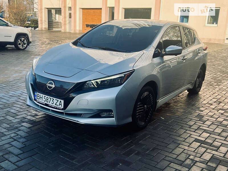 Хэтчбек Nissan Leaf 2022 в Киеве