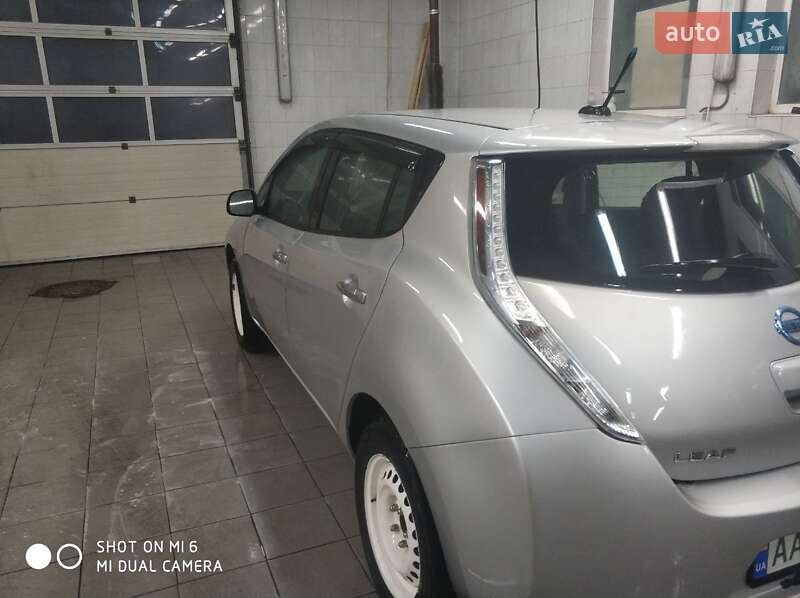 Хэтчбек Nissan Leaf 2014 в Киеве