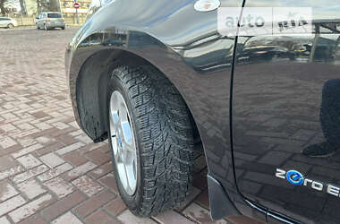 Хэтчбек Nissan Leaf 2012 в Ровно