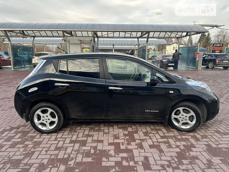 Хэтчбек Nissan Leaf 2012 в Ровно