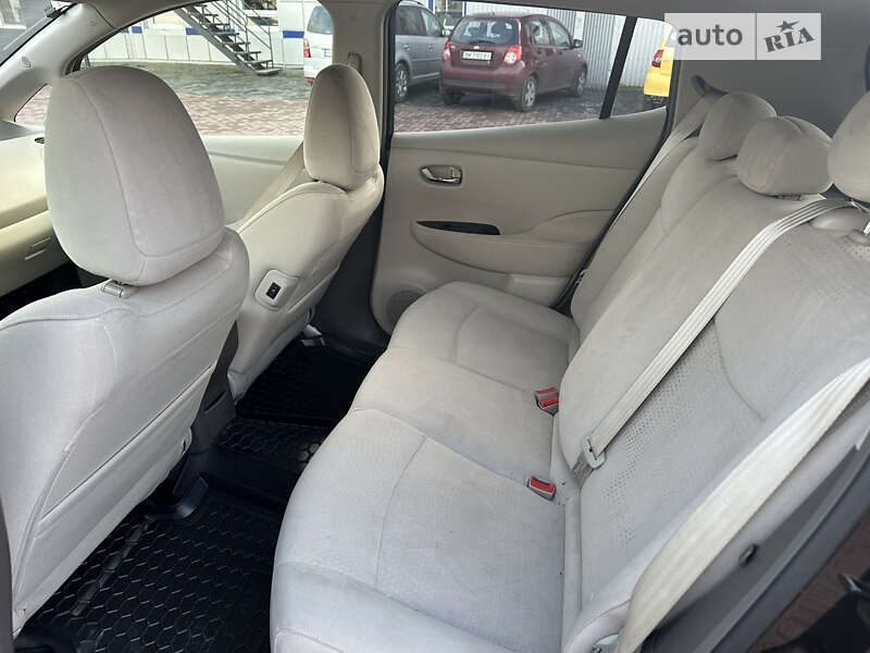 Хэтчбек Nissan Leaf 2012 в Ровно
