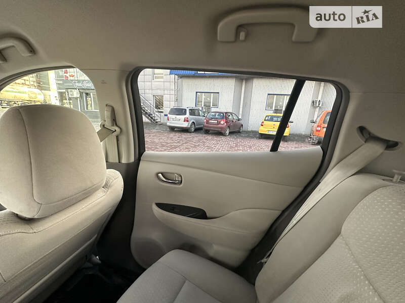 Хэтчбек Nissan Leaf 2012 в Ровно
