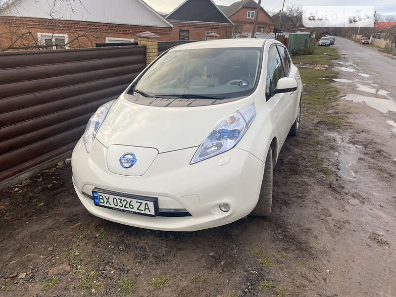 Хэтчбек Nissan Leaf 2012 в Хмельницком