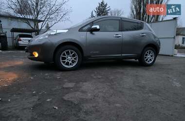 Хэтчбек Nissan Leaf 2014 в Гайвороне