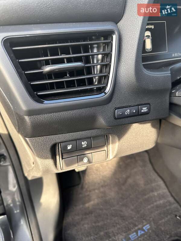 Хетчбек Nissan Leaf 2023 в Луцьку