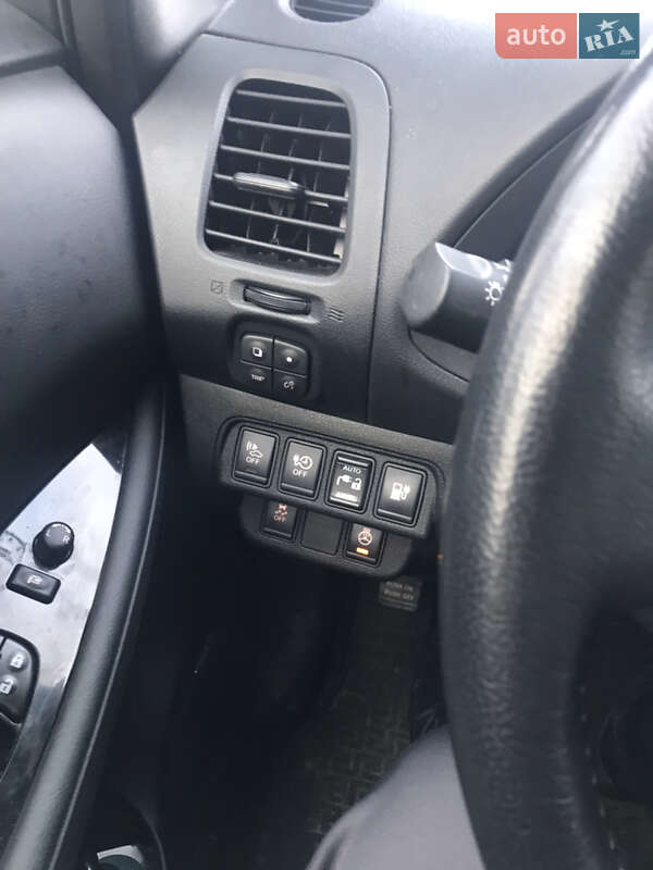 Хэтчбек Nissan Leaf 2014 в Березане